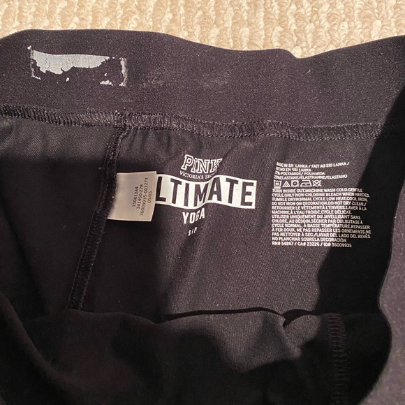 ON HOLD Victoria’s Secret PINK Ultimate Yoga Shorts Size S - Picture 2 of 3